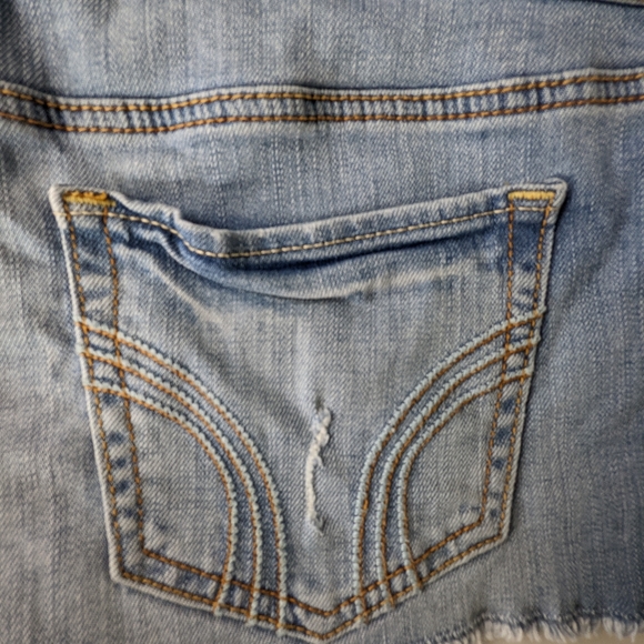 ☀️Hollister EUC Starburst distressed jean shorts 28W Junior 7 blue cutoffs - Picture 7 of 13